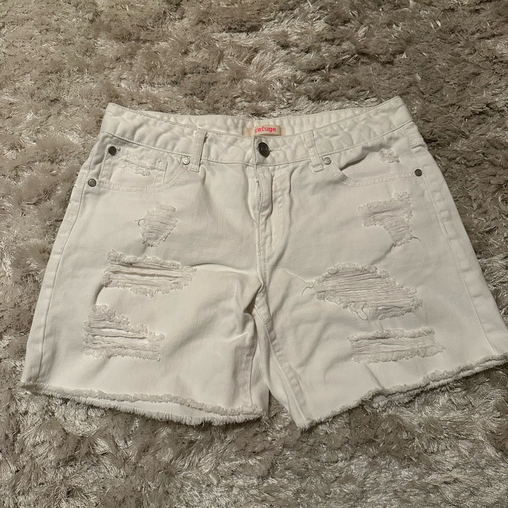Refuge Women's White Distressed Shorts size 8